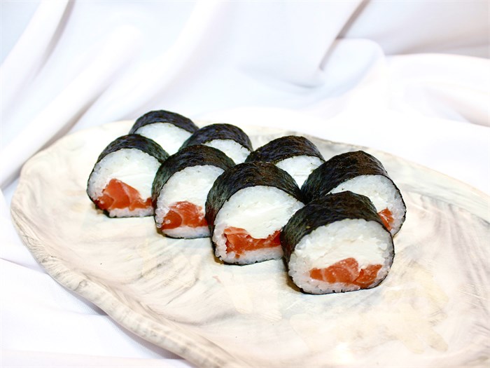 НОРИМАКИ С ЛОСОСЕМ 1000833