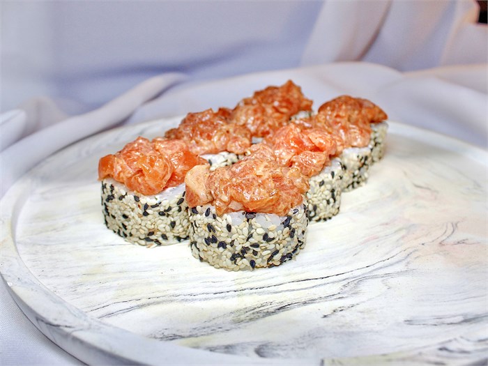 РОЛЛ С ЛОСОСЕМ ТАР-ТАР 1000826