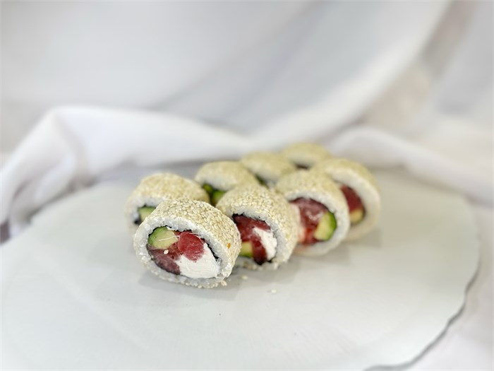 ФИЛАДЕЛЬФИЯ В БЕЛОМ КУНЖУТЕ С ТУНЦОМ 1000865